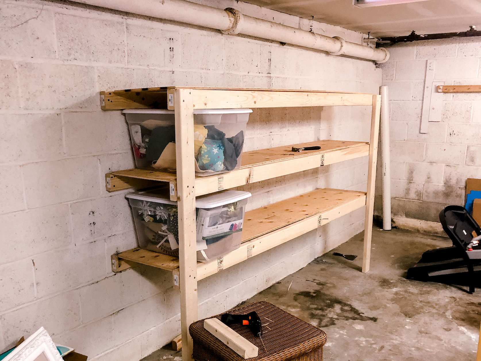 EASY DIY GARAGE SHELVES FOR 40 IN LUMBER   Garage Shelves 2 